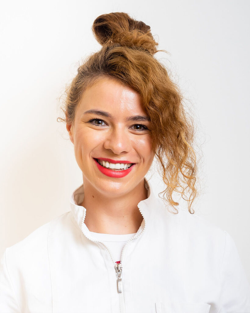 Dr Marija Milić - Dentelli O Nama