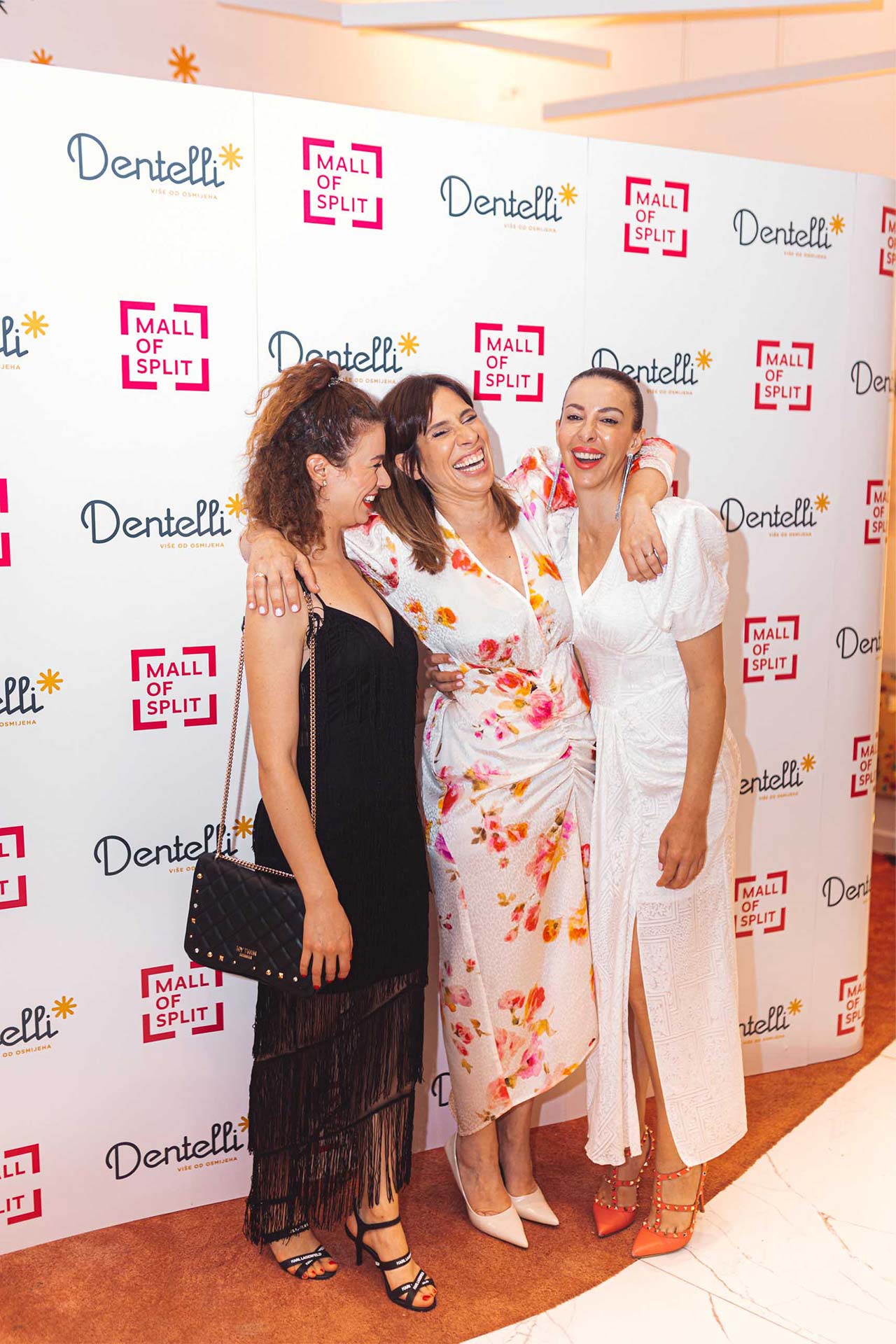 Dentelli Fashion Show - Wall of Fame (9)